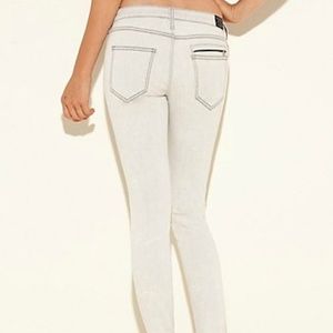 Guess  Skinny Jeans Moto Size 29 NWT